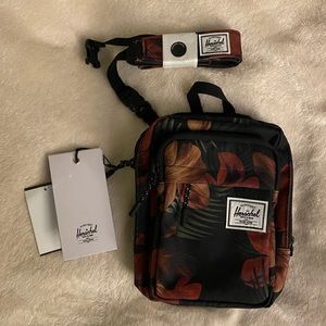 Brand New Herschel Form Crossbody Large in Tropical Hibiscus